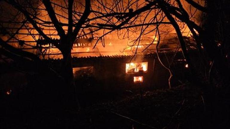Zonguldak'ta tekstil deposundaki yangın, 14 saat sonra söndürüldü