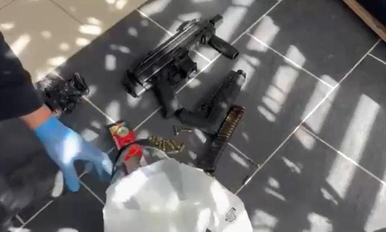 Kars'ta uzun namlulu otomatik silah ele geçirildi; 2 gözaltı