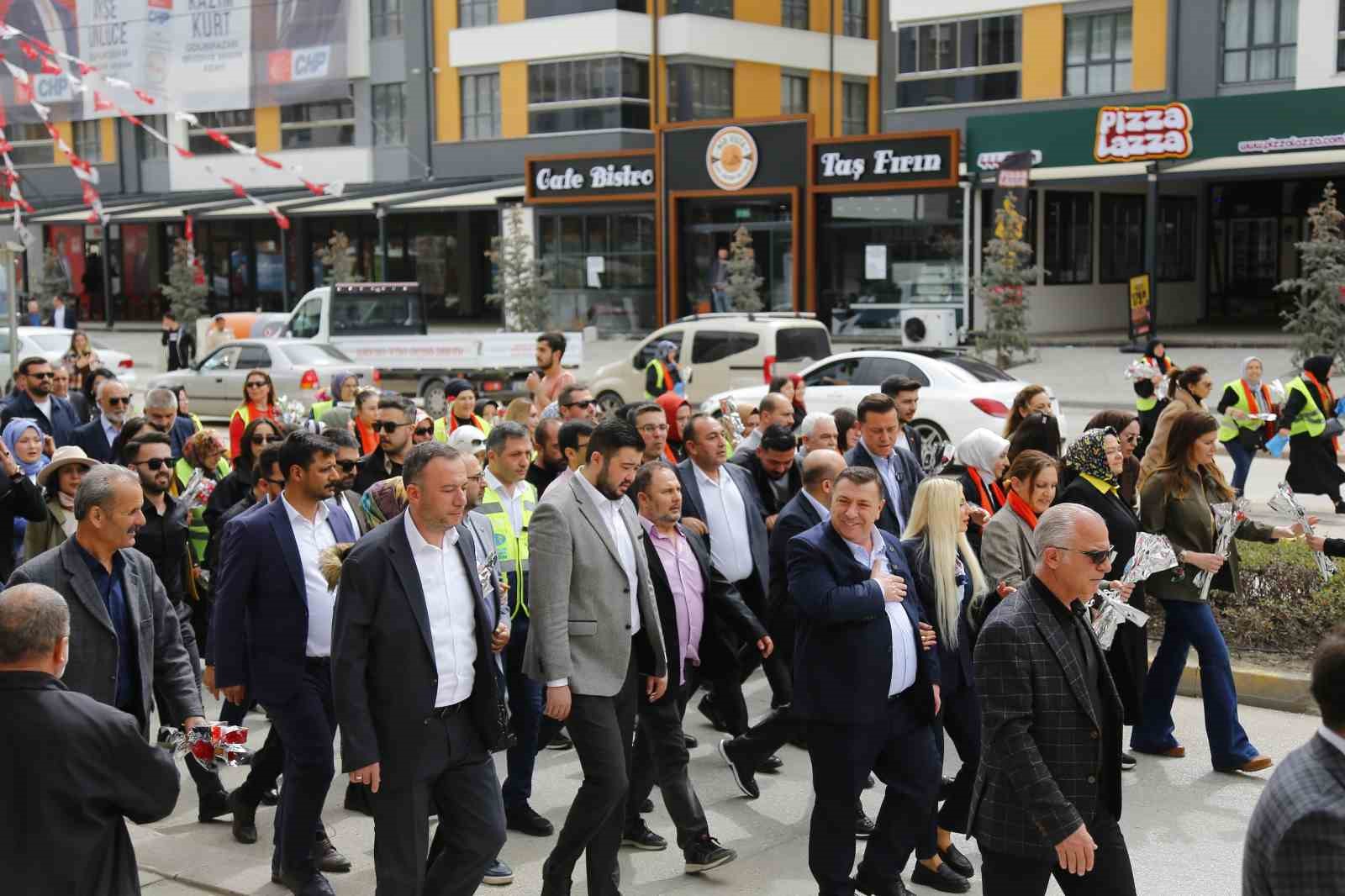 Hatipoğlu’ndan Odunpazarı Cumhur Yürüyüşü