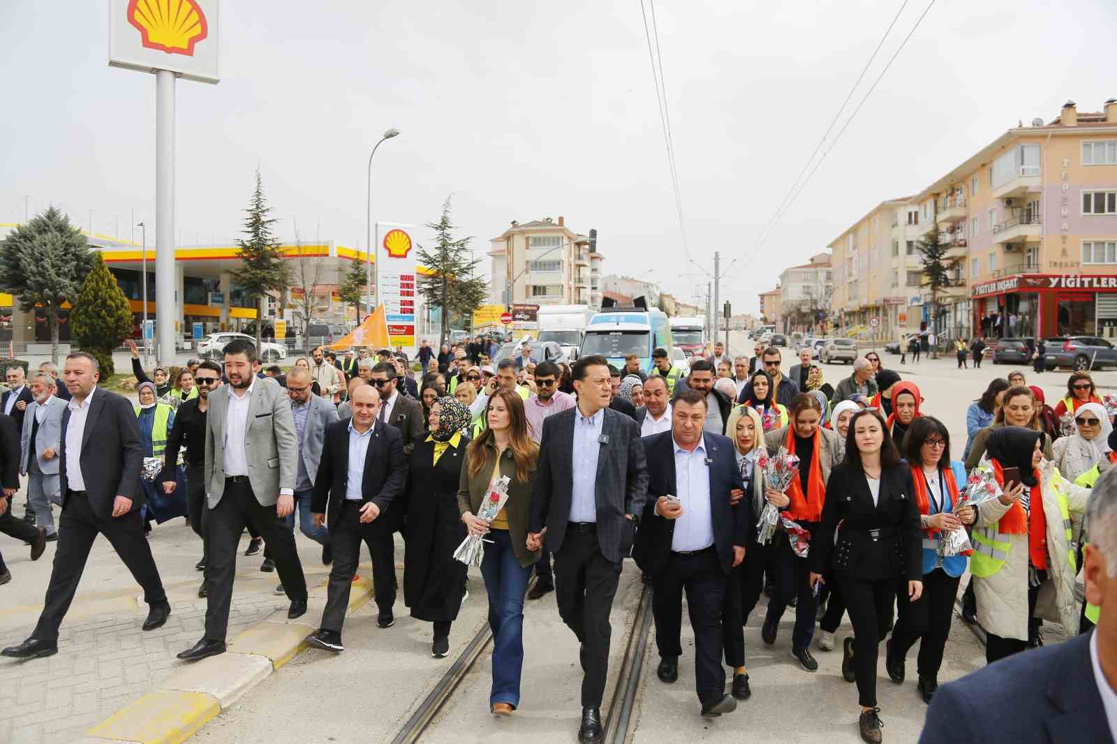 Hatipoğlu’ndan Odunpazarı Cumhur Yürüyüşü