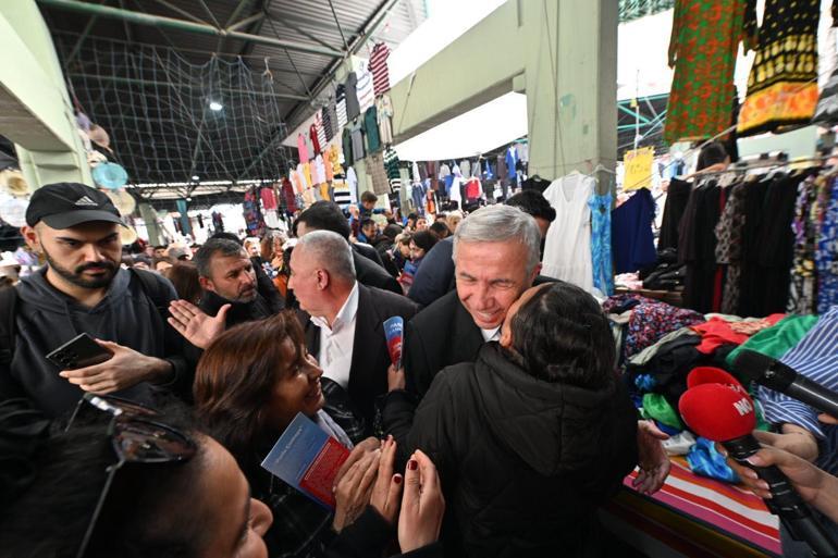 Mansur Yavaş'tan pazar esnafına ziyaret
