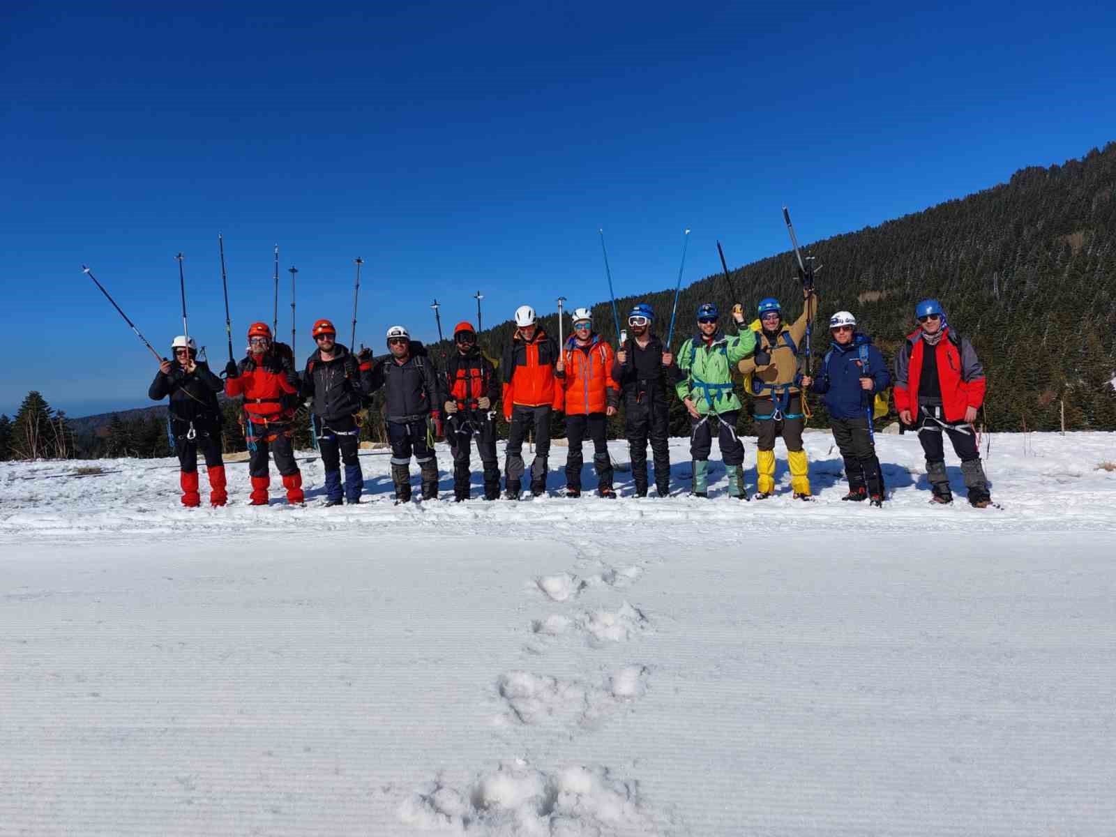 EDYAK kulübü kış dağcılık eğitimi Uludağ’da başladı