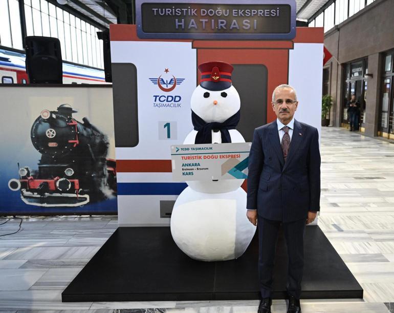 Bakan Uraloğlu: Turistik Doğu Ekspresi'nde 11 bin 611 yolcu seyahat etti