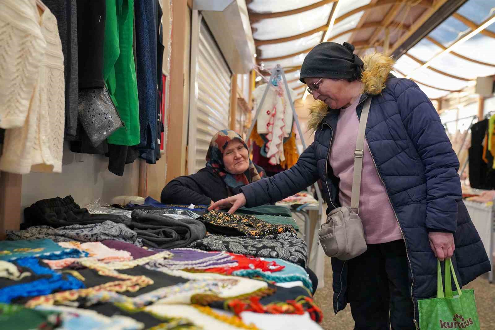 Kadınların el emeği, 8 yıldır Hanımeli Sokak’ta sergileniyor