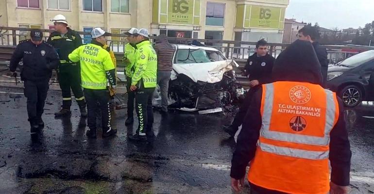 Tekirdağ’da iki otomobil kafa kafaya çarpıştı: 1 ölü, 2 yaralı