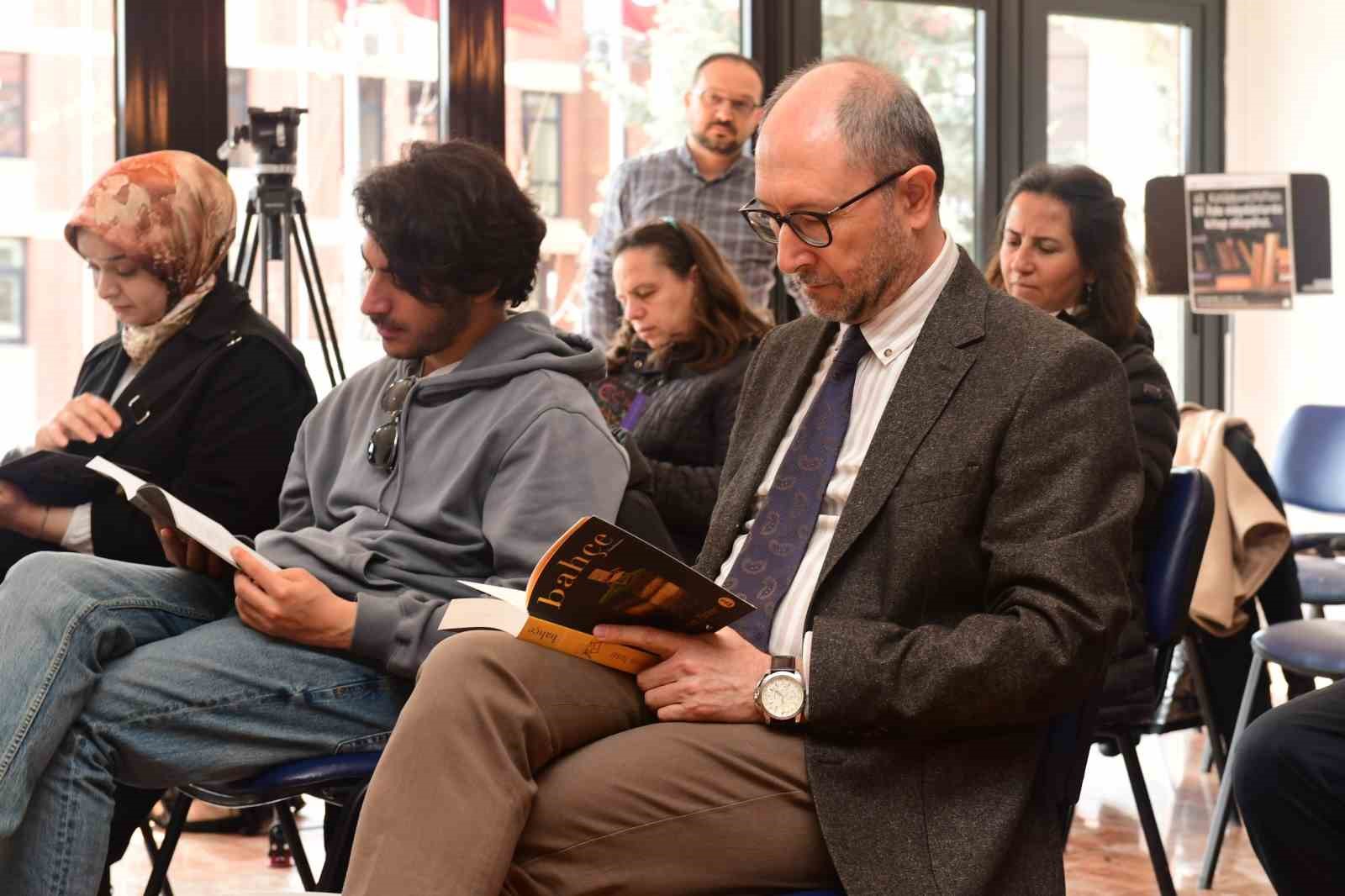 Anadolu Üniversitesinde kitap okuma etkinliği düzenlendi
