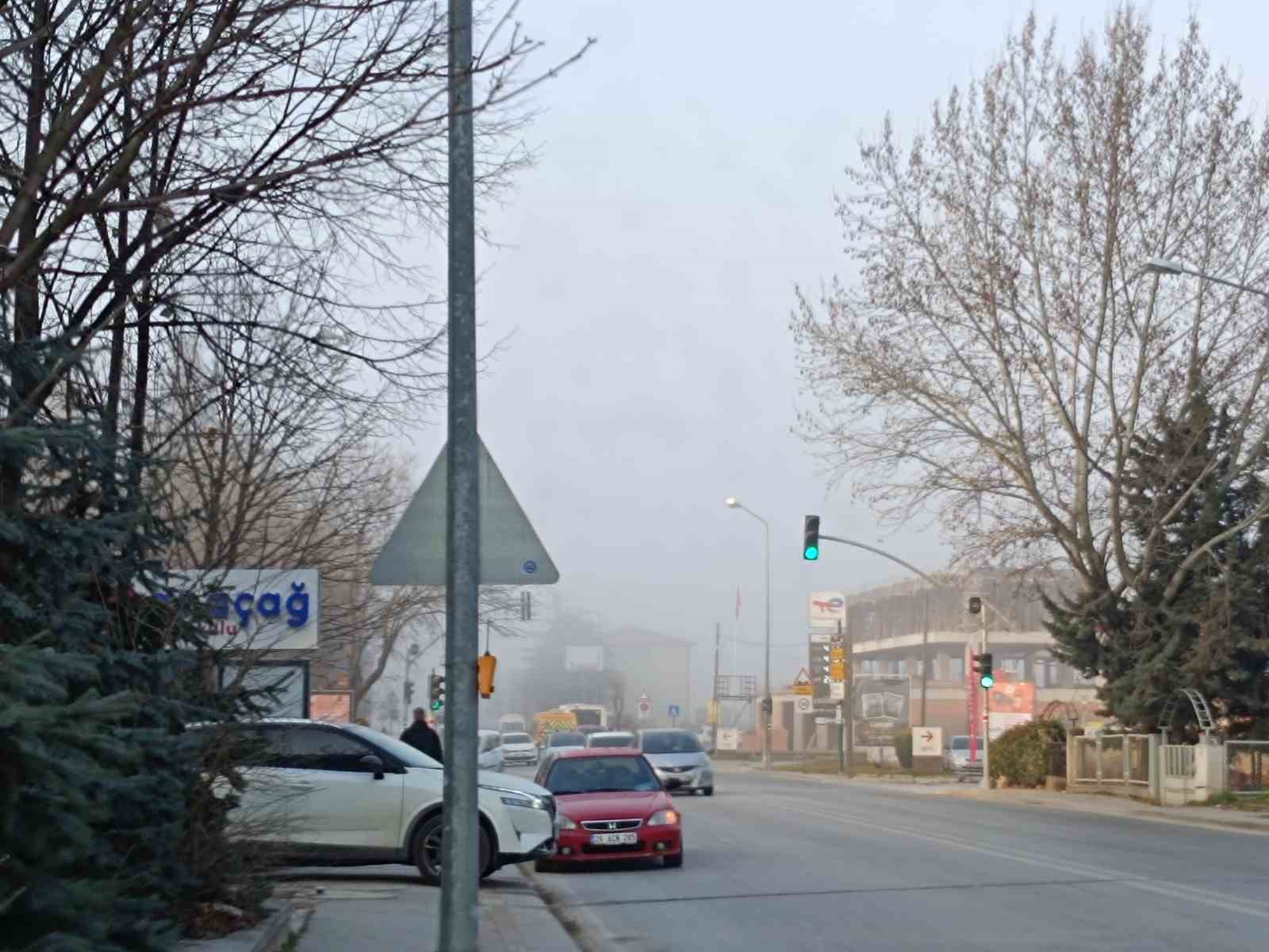 Eskişehir haftanın ilk gününe sisle başladı