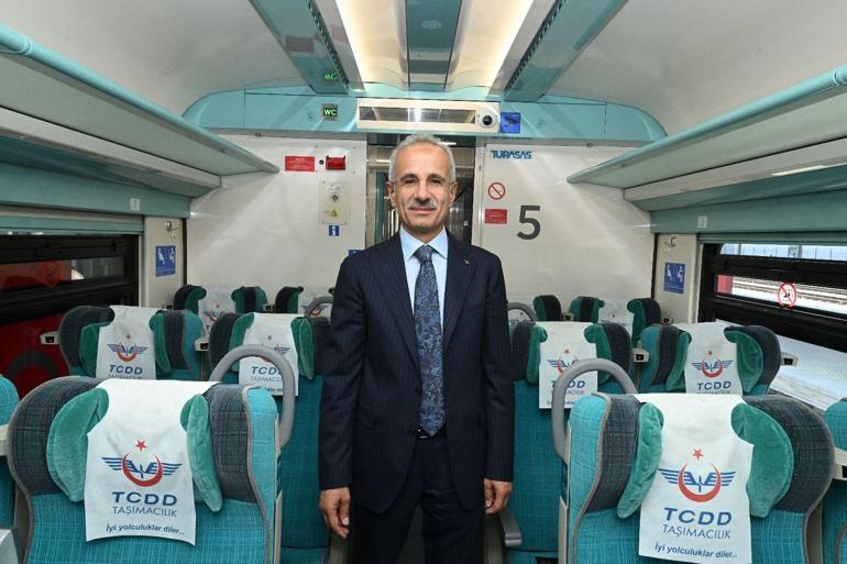 Bakan Uraloğlu: Emeklilerimize trenlerimizde yüzde 10 indirim uygulamasını başlatıyoruz