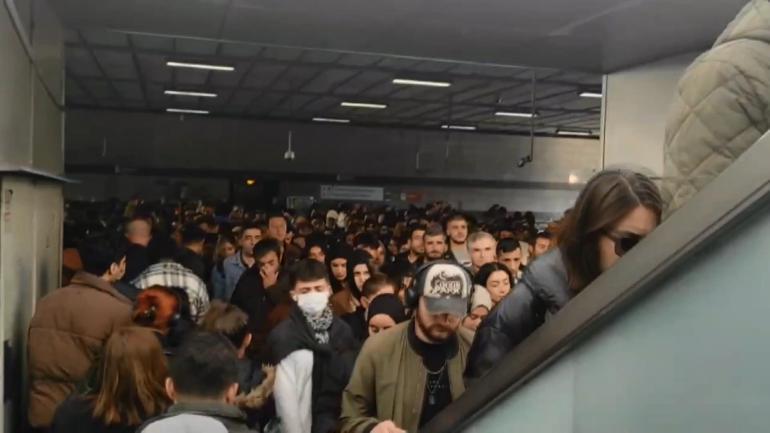 Mecidiyeköy metrobüs durağında yürüyen merdivenler arıza yaptı: 3 yaralı