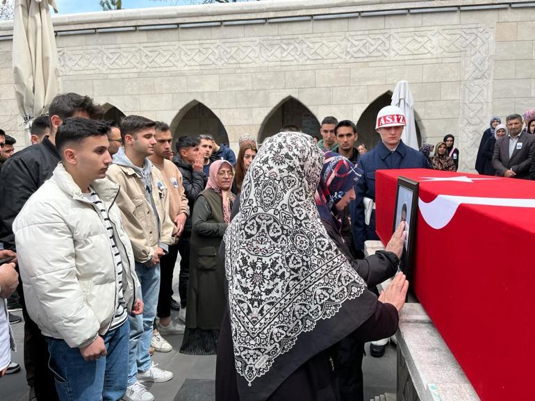 Muğla'da kazada ölen astsubay, memleketi Kayseri'de toprağa verildi