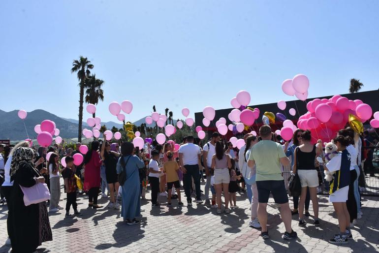 Kampanyası yüzde 100'e ulaşan SMA'lı Mihra için pembe balonlar gökyüzüne bırakıldı