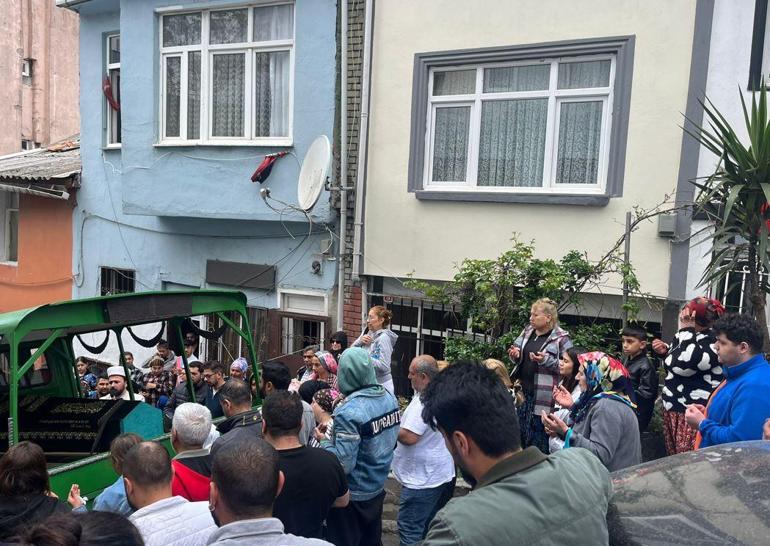 Sarıyer'de öldürülen taksicinin evinin önünde gözyaşı ve öfke