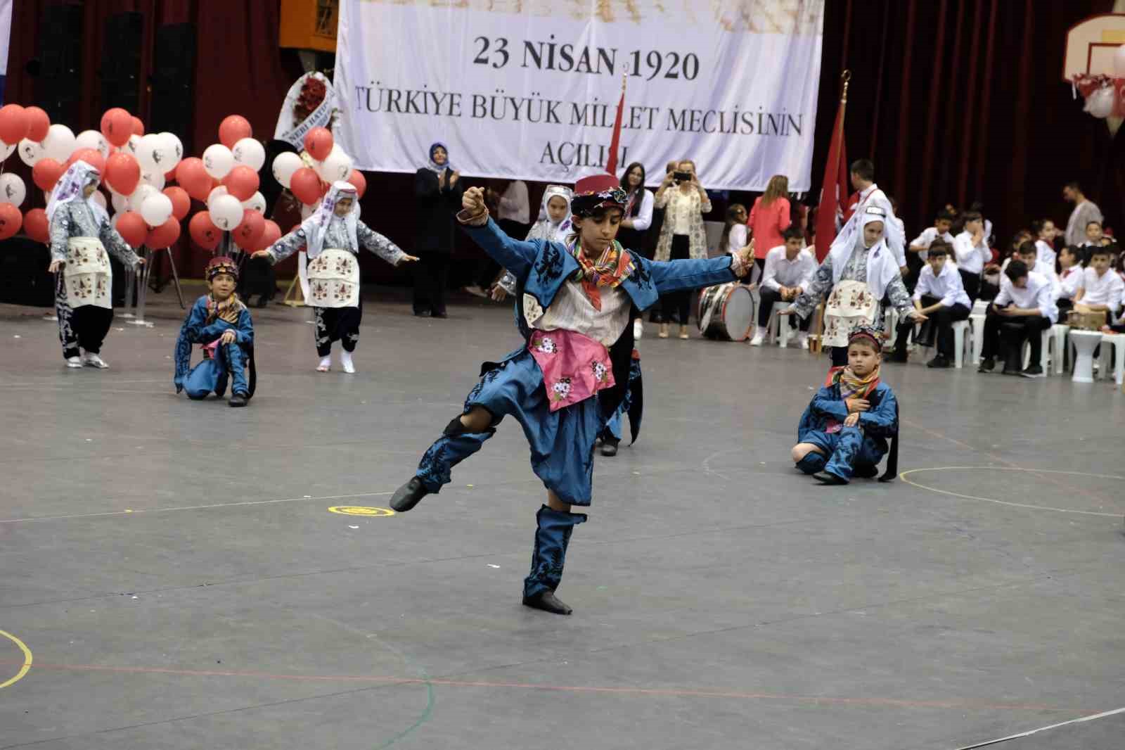 ESOGÜ’de düzenlenen törenle çocuk bayramı coşkuyla kutlandı