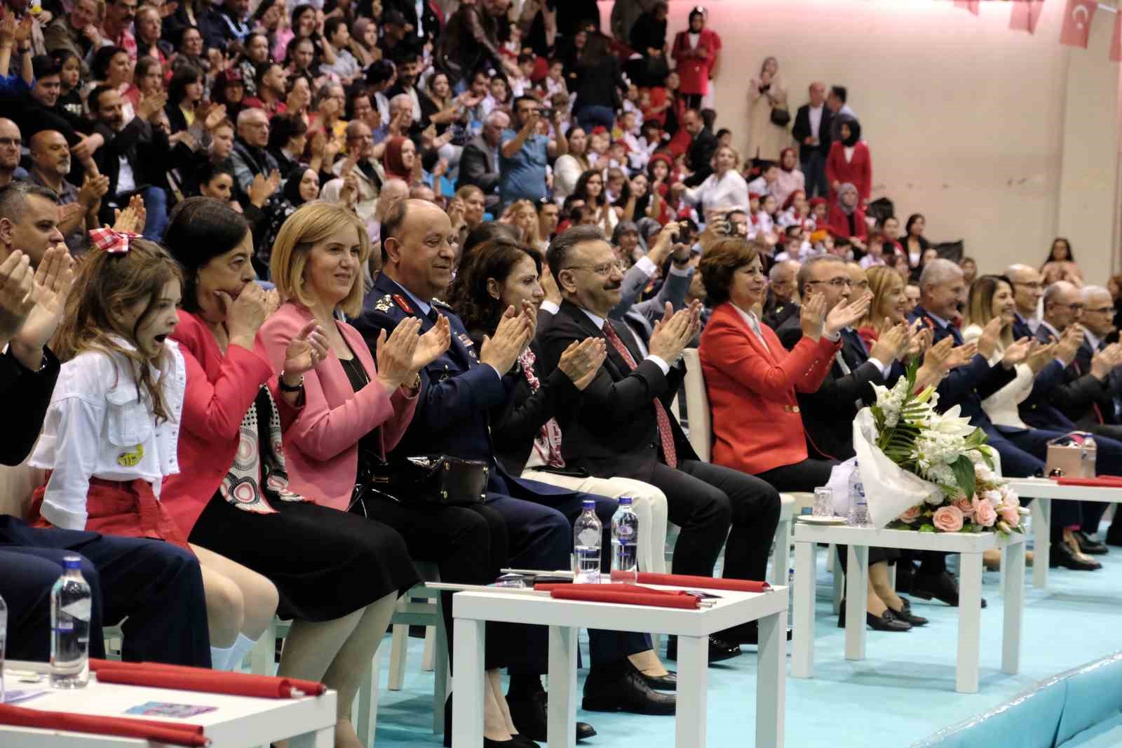 ESOGÜ’de düzenlenen törenle çocuk bayramı coşkuyla kutlandı