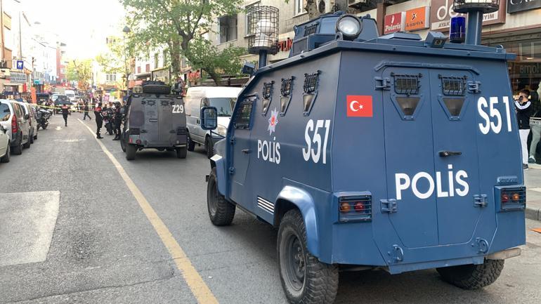 Beyoğlu'nda silahlı saldırı: 3'ü ağır 4 yaralı