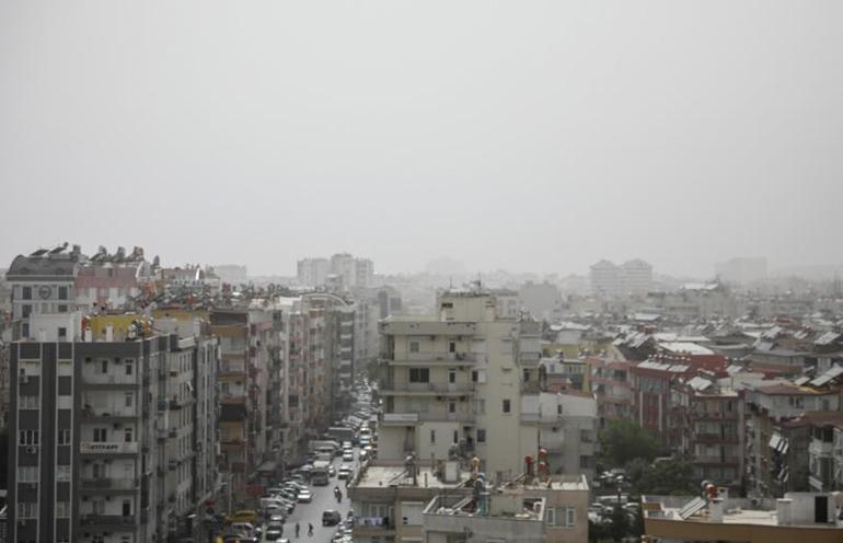 Antalya'da nem oranı yüzde 88'e ulaştı, nem bulutları oluştu
