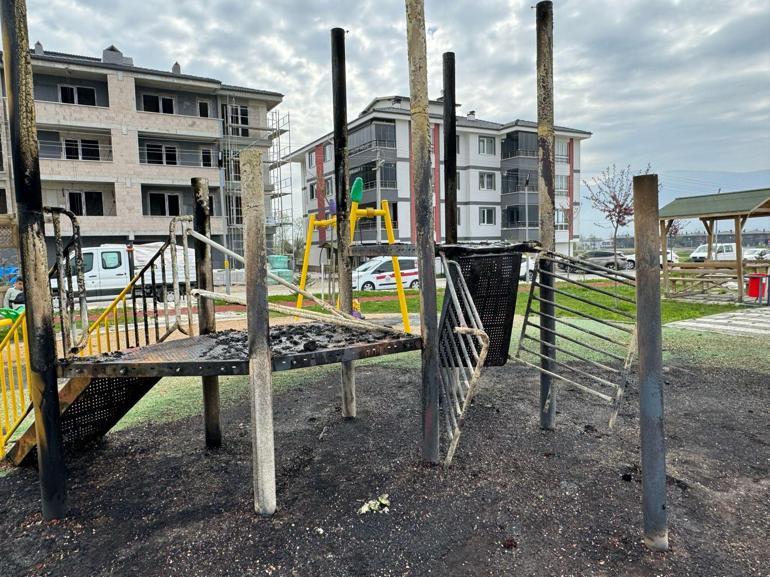 Bolu Belediyesi’nin yaptırdığı çocuk parkı kundaklandı