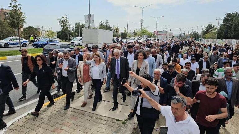 Göreve başlayan Ahmet Türk: Mardin'de halkımızla, kent konseyimizle ihtiyaçları belirleyeceğiz