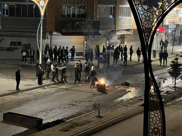 Zeydan'ın memnu haklarının geri alınmasını protesto eden gruba polis müdahalesi