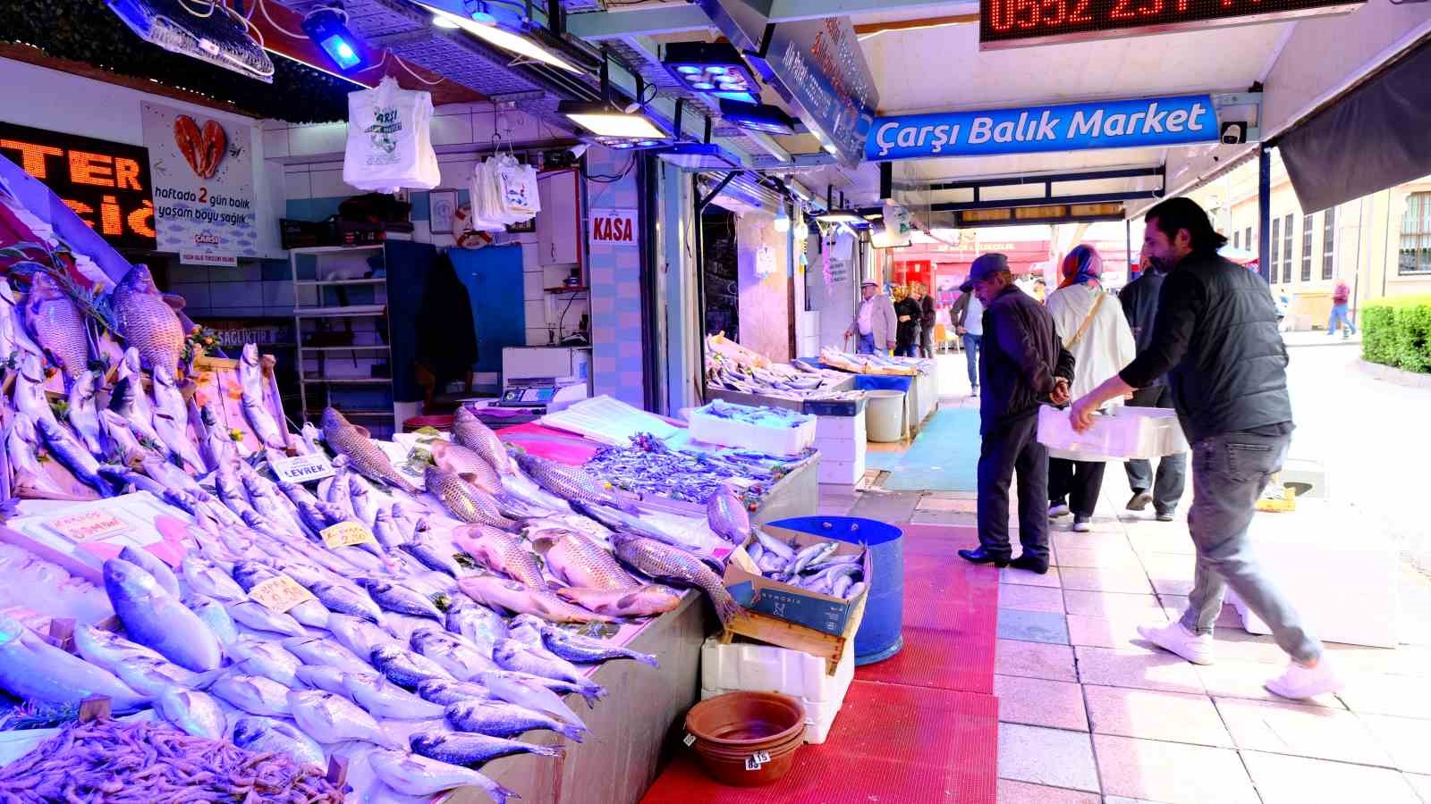 Eskişehir’de havalar ısındı balıkçı esnafın satışları azaldı