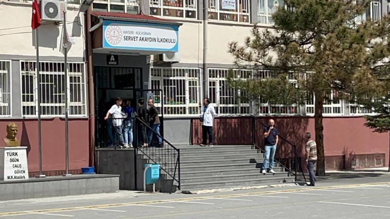 Kayseri'de 24 öğrenci, zehirlenme şüphesiyle hastaneye götürüldü