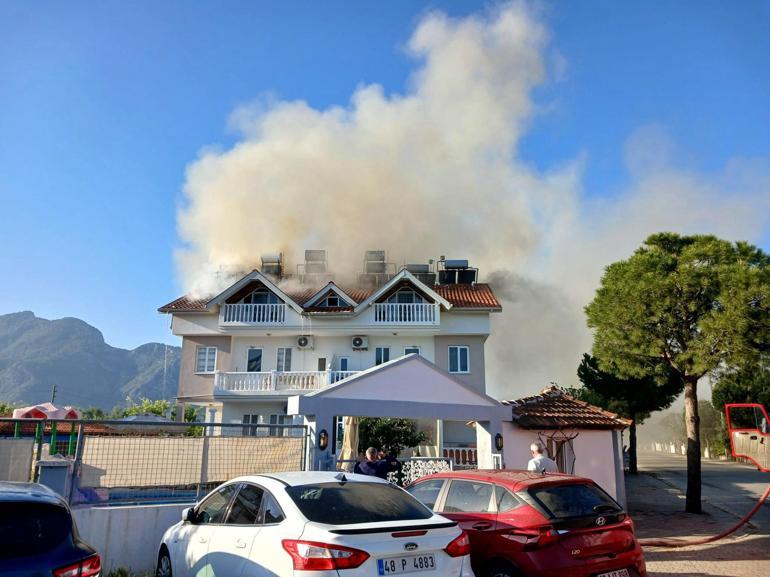 Muğla'da apart otelin çatı katında yangın