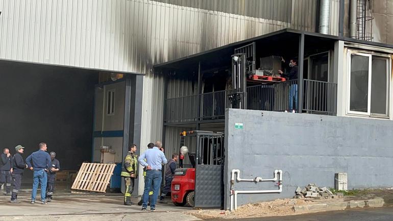 Kocaeli'de fabrikada yangın; 1 saatte kontrol altına alındı