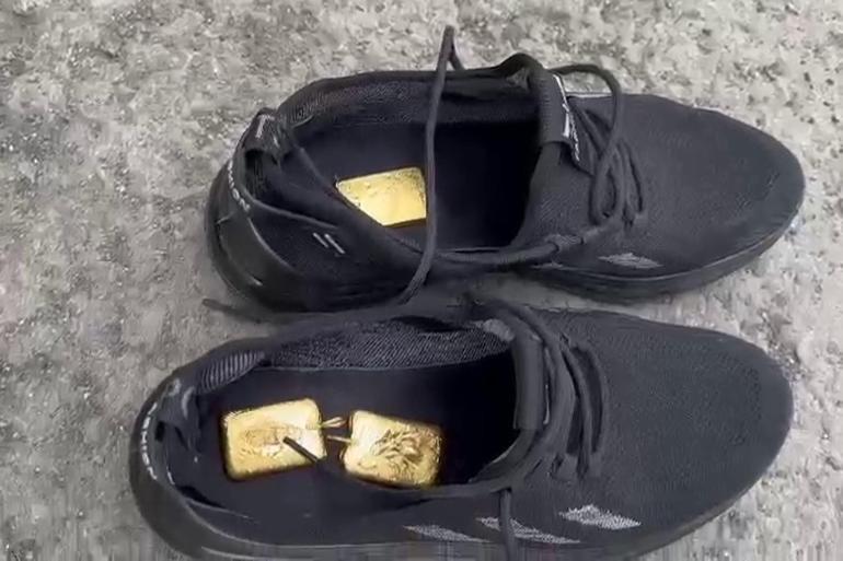 Ayakkabılarından 3,5 milyon lira değerinde kaçak külçe altın çıktı