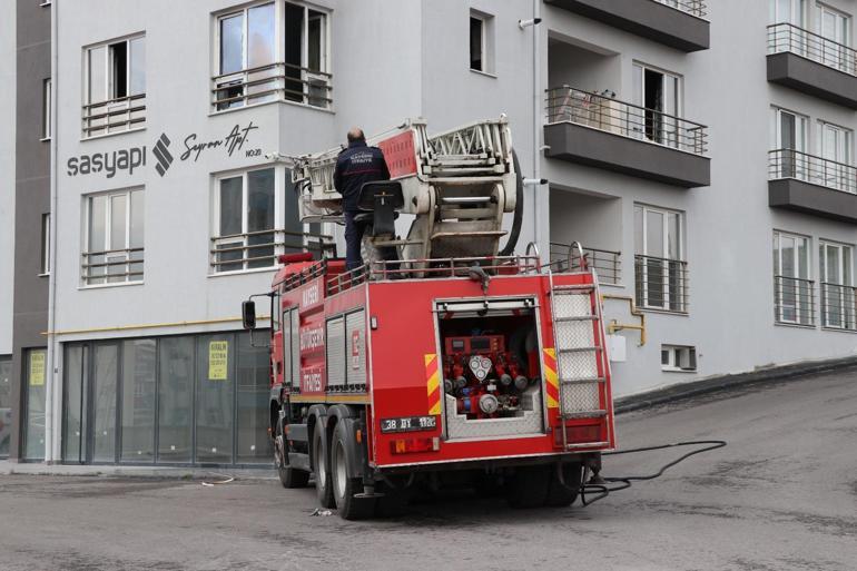 12 katlı binada çıkan yangında 3'ü çocuk, 4 kişi dumandan etkilendi