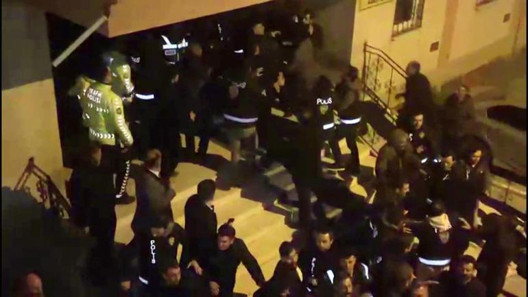 Erzurum'un 2 ilçesinde 'seçim' olayları; 1'i polis 4 yaralı