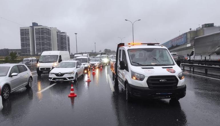 Sarıyer'de TEM Otoyolu'nu kilitleyen kaza: 4 yaralı