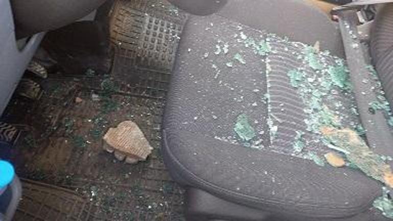 Samsun'da CHP'nin aracına taşlı, bıçaklı saldırı