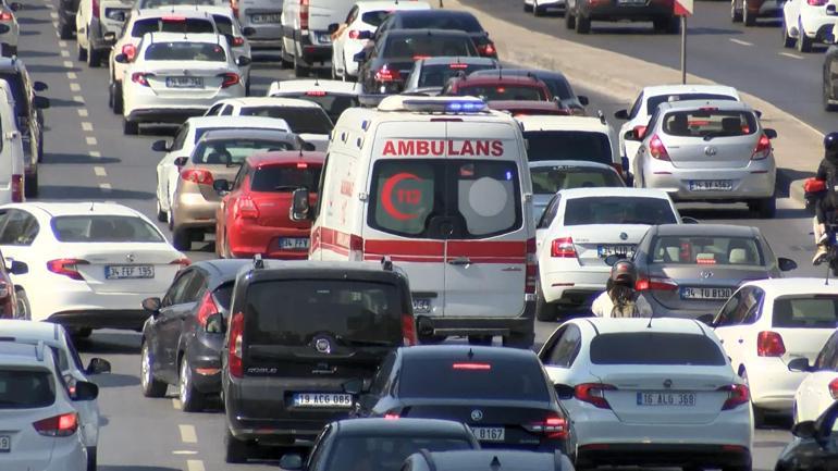 İstanbul'da Bayramın 2. gününde trafik yoğunluğu