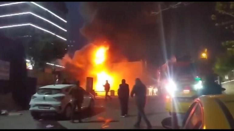 Ümraniye Dudullu Otogarı'nda otobüs alev alev yandı
