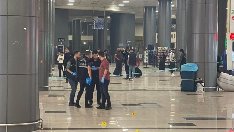 Şanlıurfa Terminali'nde husumetliler arasında silahlı kavga: 1 ölü, 2'si polis 10 yaralı