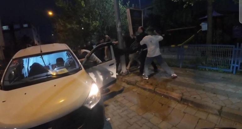 Sultangazi'de hasarlı kaza sonrası çıkan kavga kamerada