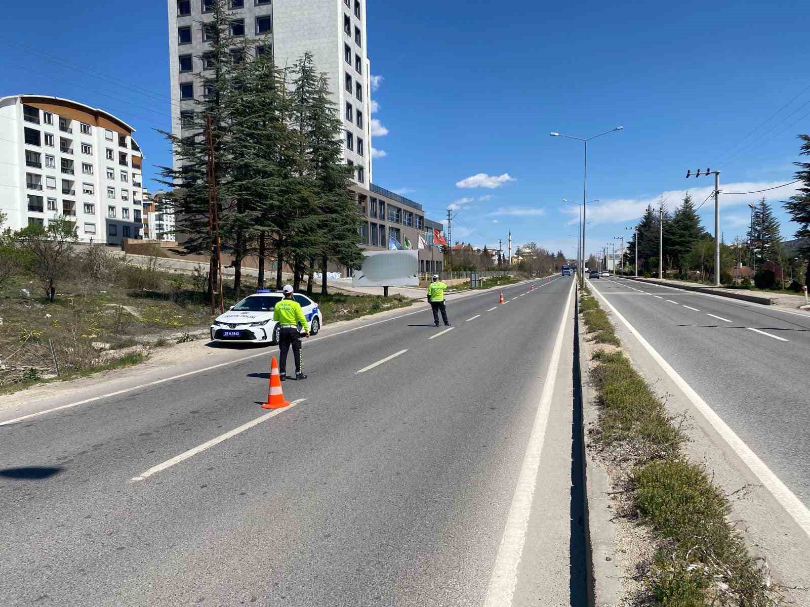 Polis ekiplerinin Ramazan Bayramı için denetim ve eğitim faaliyetleri devam ediyor