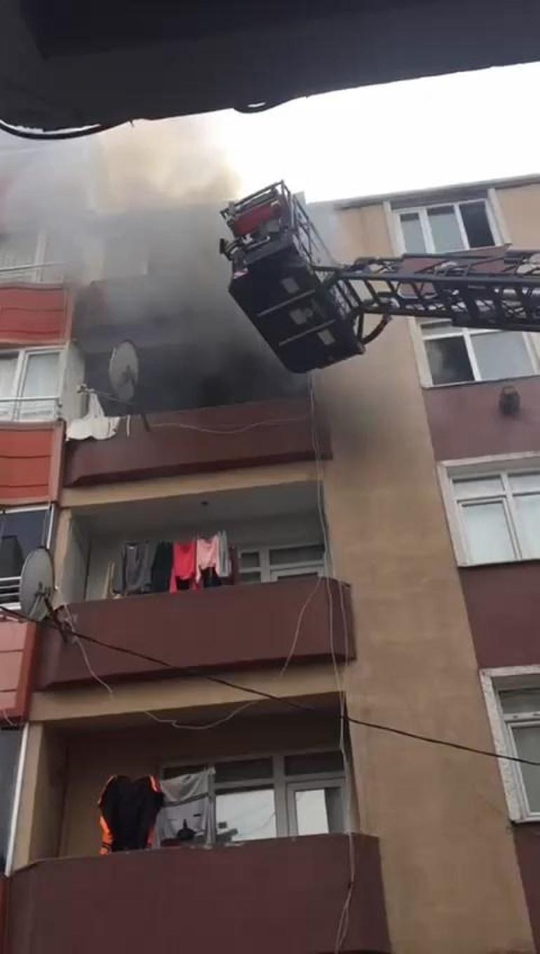 Bağcılar’da doğalgaz sızıntısından yangın çıktı; mahsur kalan 4 çocuk kurtarıldı