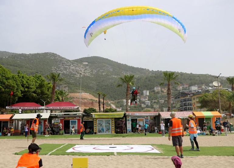 Yamaç Paraşütü Dünya Kupası Alanya'da başladı