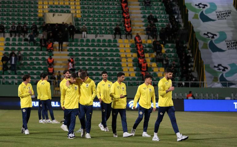Fenerbahçe U19 Takımı sahaya çıktı