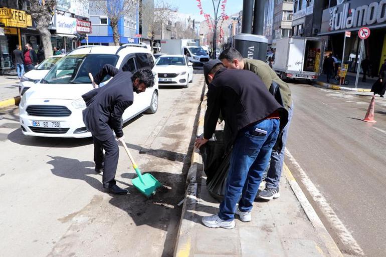 Van'da olaylar sona erdi; yapılan çağrılarla sokaklar temizlenmeye başlandı