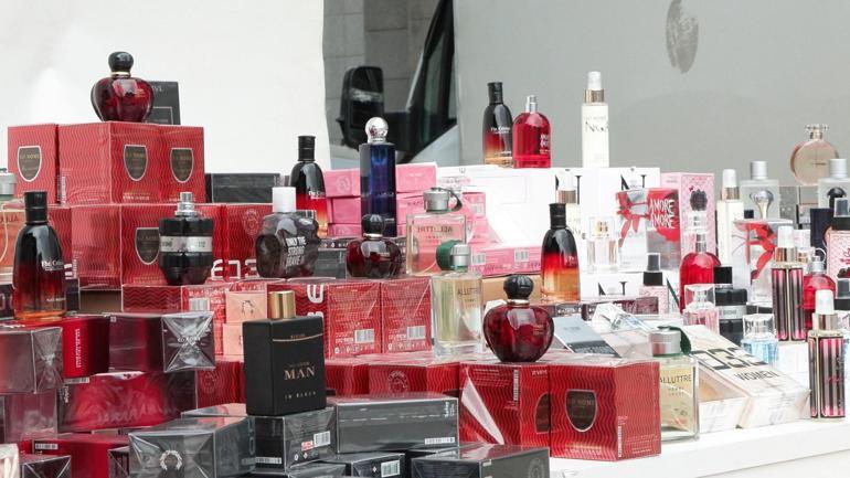 Arnavutköy'de sahte parfüm operasyonu: 64 bin şişe ele geçirildi