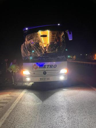 Çorum’da yolcu otobüsü, TIR’a arkadan çarptı: 1'i ağır 10 yaralı