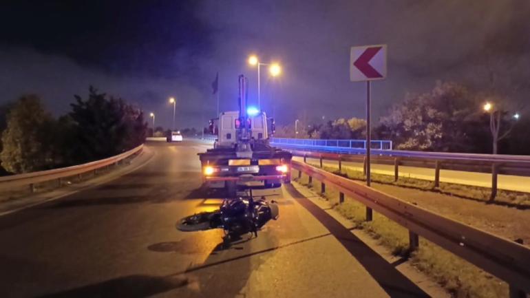 Eyüpsultan'da motosiklet bariyerlere çarptı: 1 ölü, 1 yaralı