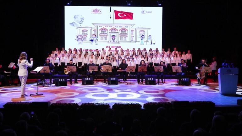 İstanbul Valiliği'nin düzenlediği programla 23 Nisan kutlandı