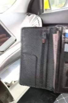 Güngören'de taksi şoförü, aracında bulduğu cüzdanı banka aracılığıyla bulduğu sahibine teslim etti
