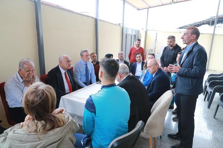 TFF Başkanı Büyükekşi, depremde yaşamını yitiren Adem Şahan'ın ailesini ziyaret etti