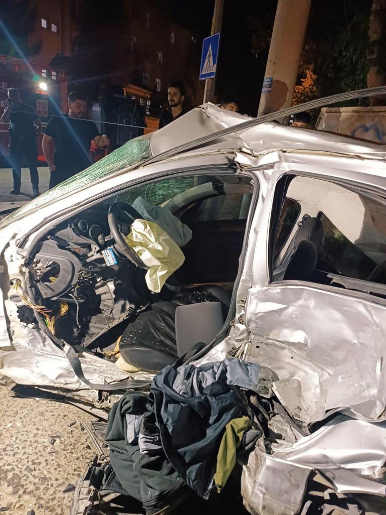 Şırnak'ta otomobil ile cipin kafa kafaya çarpıştığı kaza kamerada: 3 yaralı