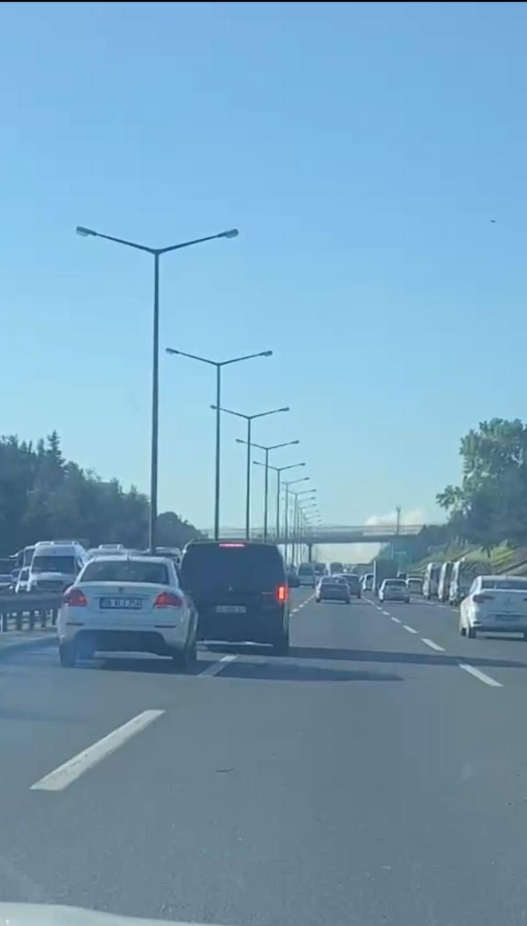 Beykoz'da sürücülerin tehlikeli yol verme inatlaşması