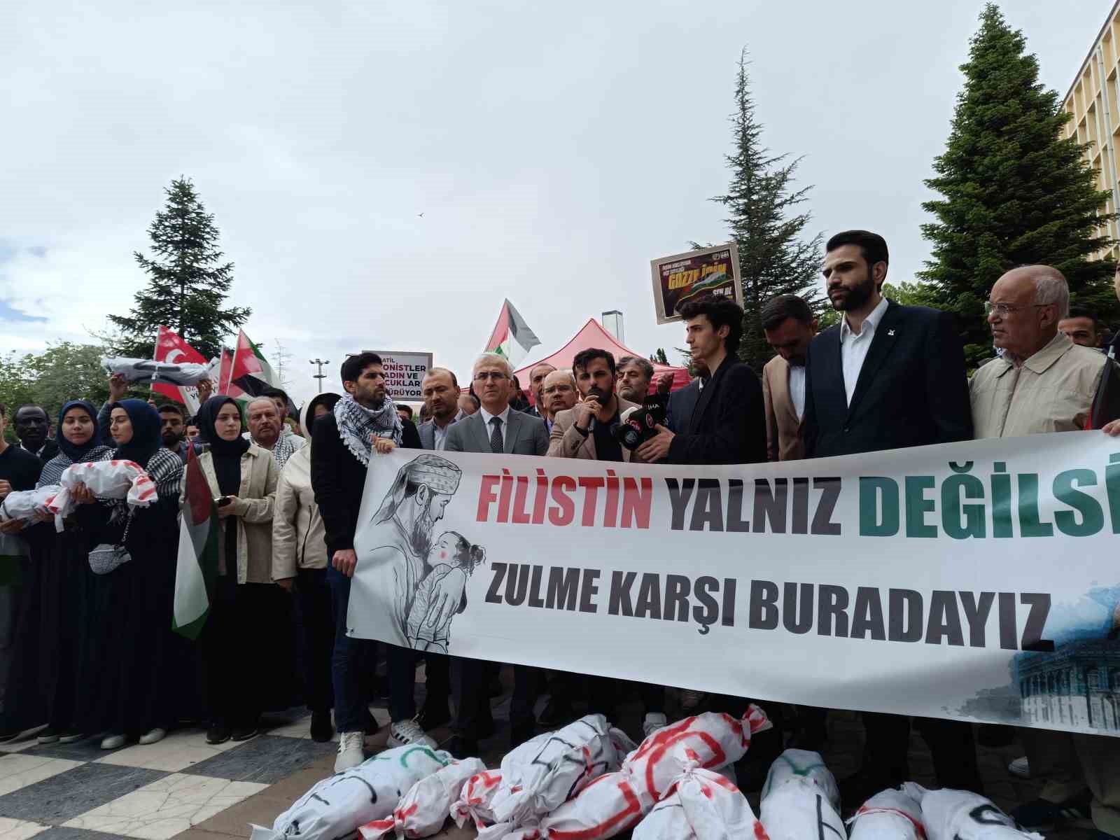 Eskişehir Osmangazi Üniversitesinde Filistin’e destek yürüyüşü gerçekleştirildi